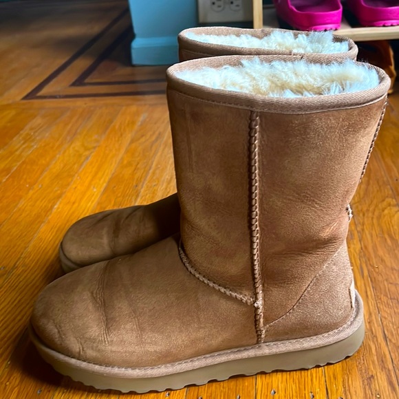 Ugg Classic Short Chestnut size 7 - Picture 1 of 5